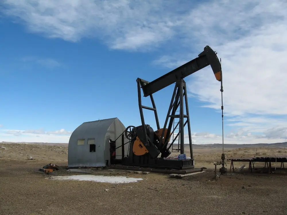 Federal Survey Reveals Major Undiscovered Oil and Gas Reserves in Wyoming Region