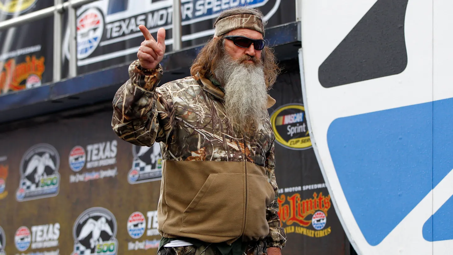Duck Dynasty’ Star Phil Robertson Dies at 79 After Health Battle*
