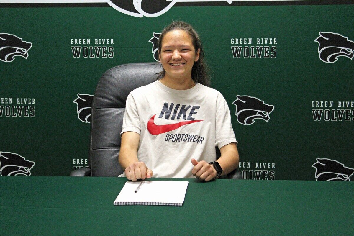 Green River’s Isabelle Murdock Commits to Central Wyoming Cross Country Team