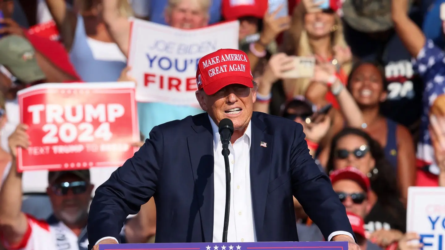 NYT Photographer Wins Pulitzer for Capturing Trump Assassination Attempt