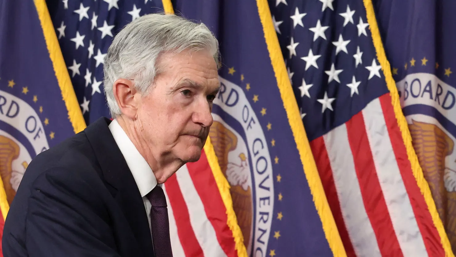 Trump Pressures Fed Chair Powell to Cut Rates Following Weak Jobs Report