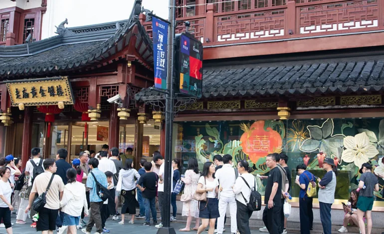 China’s Retail Sales Surge as Industrial Growth Slows Amid Trade Uncertainty