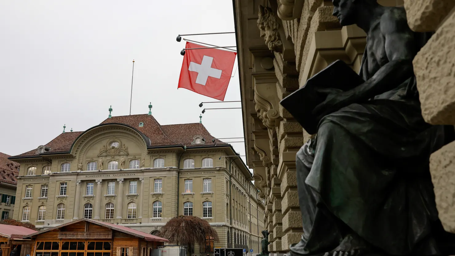 Swiss Central Bank Cuts Interest Rate to Zero Amid Falling Inflation
