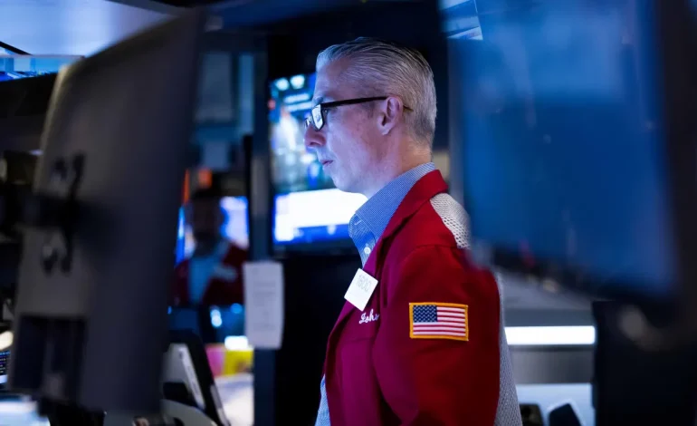 US Stocks Hit Record Highs Amid Lingering Economic and Policy Uncertainty