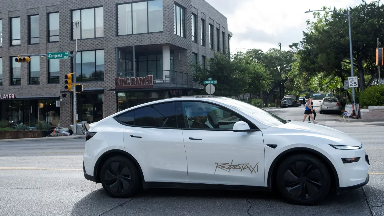 Tesla Robotaxi Launch in Austin Draws Early Reviews, Mixed Reactions