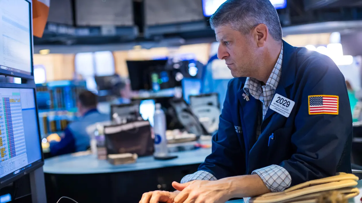 S&P 500 and Nasdaq 100 Futures Hit Record Highs Ahead of Key Economic Data
