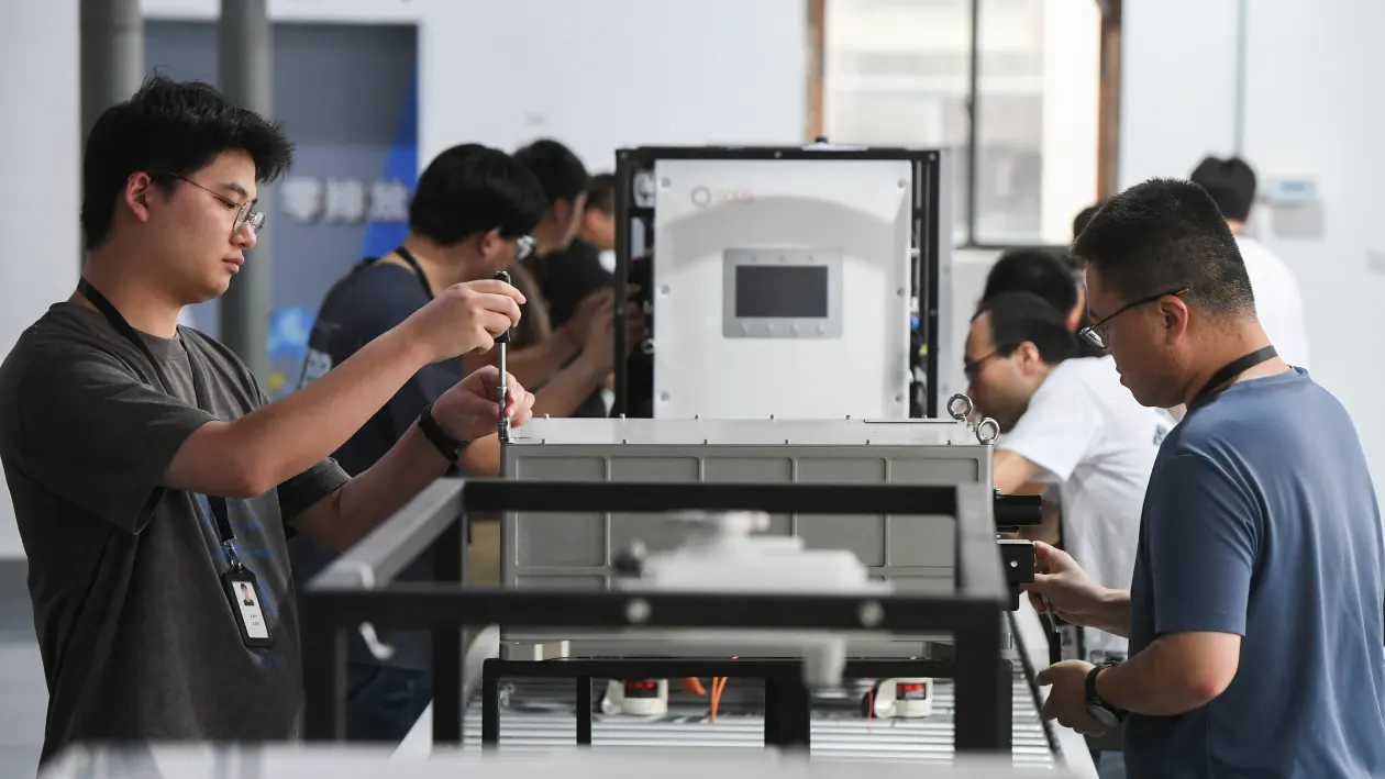 China’s Industrial Profits Decline Sharply Amid Weak Demand and Price Pressures