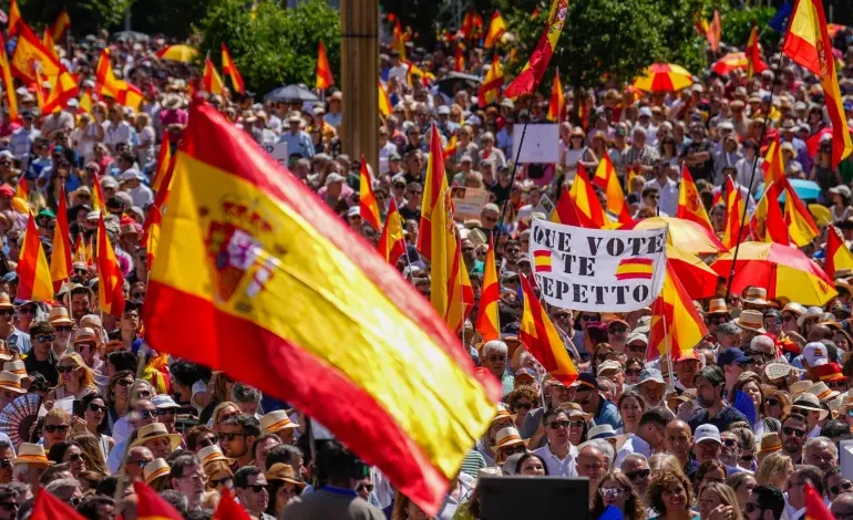 Mass Protest Erupts in Madrid as Opposition Accuses Sanchez Government of Corruption