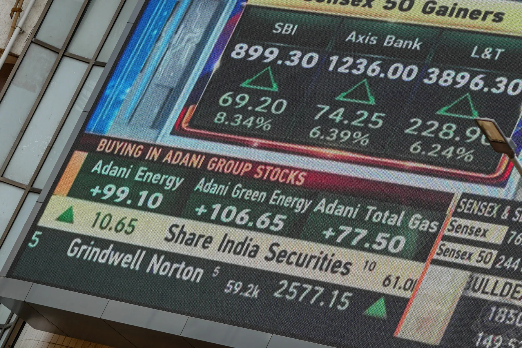 US Authorities Crack Down on Social Media Stock Scams Tied to Small Chinese Firms