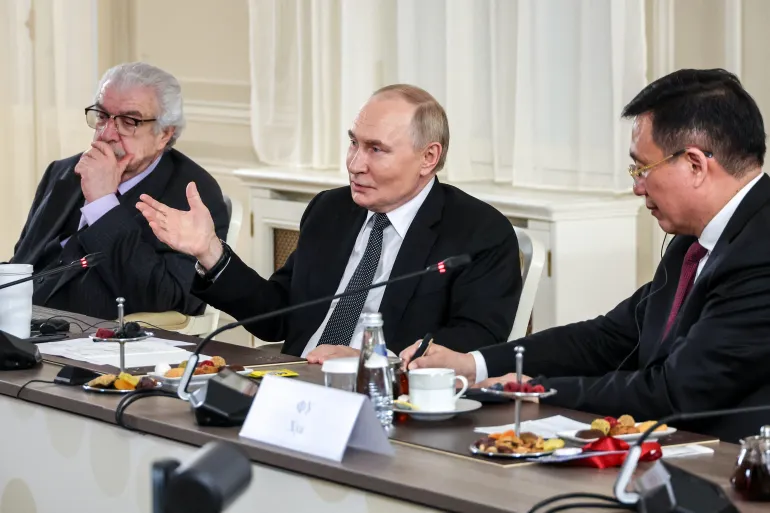 Russia’s Putin Declines to Comment on Khamenei Assassination Speculation, Urges Diplomatic Solution