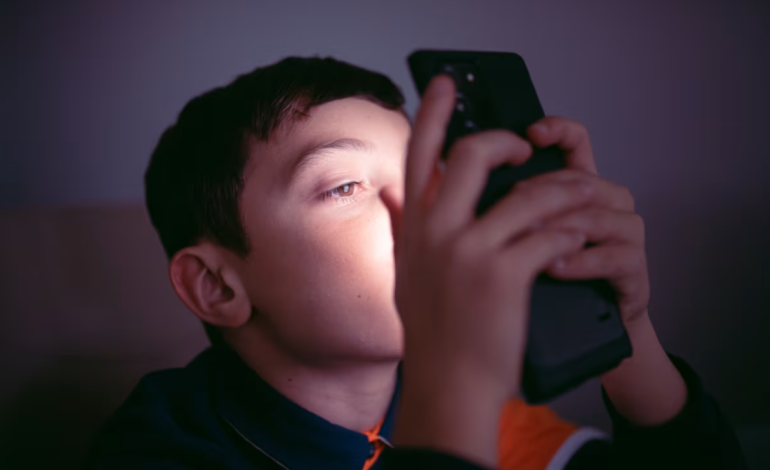Study Links Addictive Screen Use in Teens to Increased Risk of Suicidal Thoughts and Behaviors