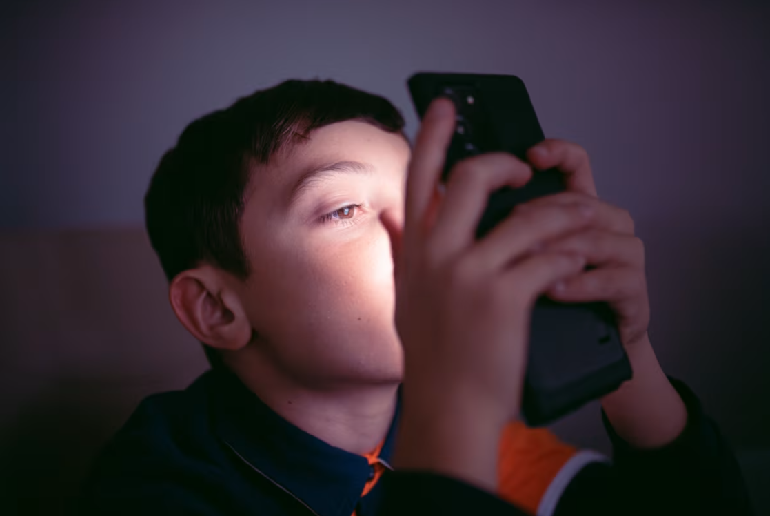 Study Links Addictive Screen Use in Teens to Increased Risk of Suicidal Thoughts and Behaviors