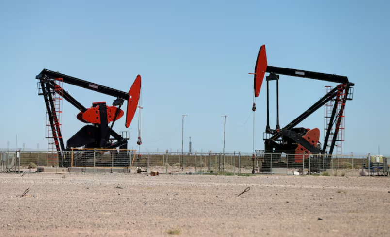 Oil Prices Fall as Trump Signals Delay on Iran Decision; Markets Stabilize