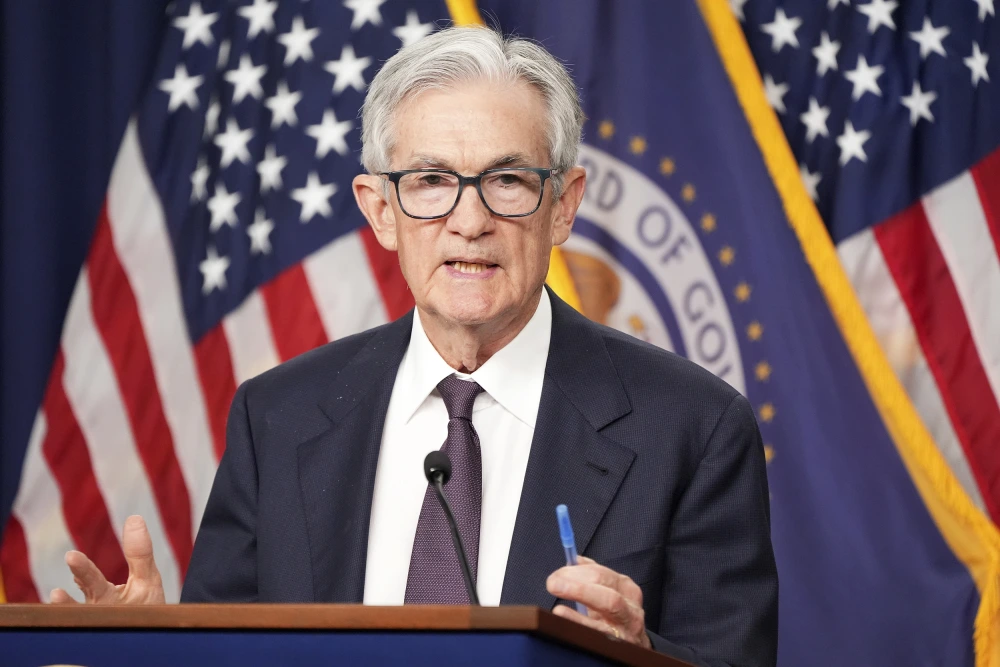 Federal Reserve Poised to Hold Interest Rates Steady Amid Mixed Economic Signals