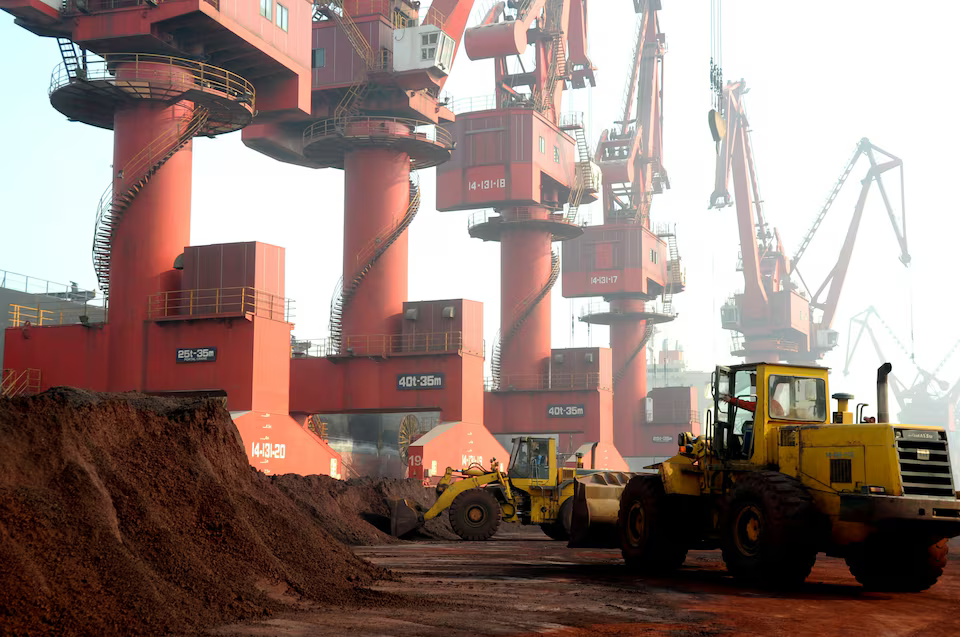China Grants Temporary Rare Earth Export Licenses to US Carmaker Suppliers Amid Trade Talks