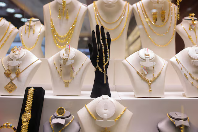 Gold Rises Amid Escalating Global Tensions and Trade Policy Uncertainty