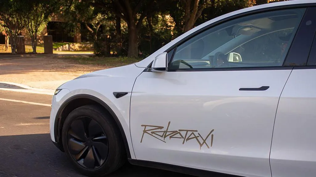 US Regulators Contact Tesla Following Concerns Over Robotaxi Road Behavior
