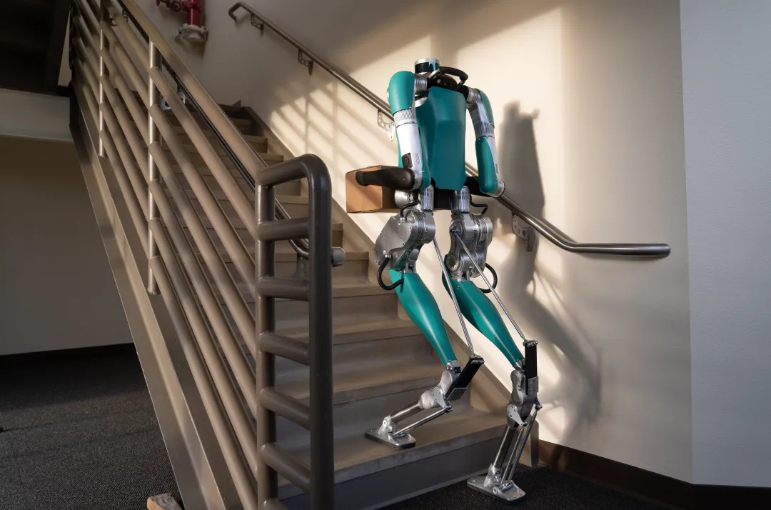 Amazon Develops and Tests Humanoid Robots for Package Delivery