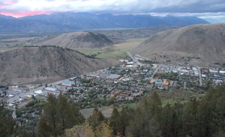 Federal Land Sale Proposal Raises Concerns Over Potential Development in Iconic Wyoming Landscapes
