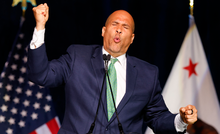 Cory Booker Criticized by Conservatives Over Gesture at California Democratic Convention