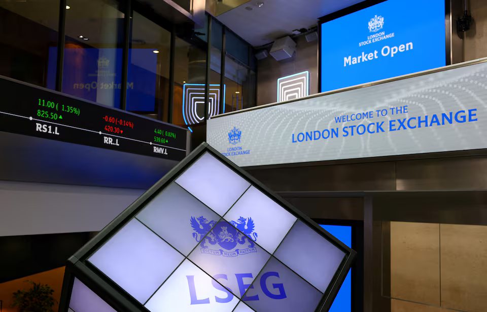 Global Markets Slide as Middle East Tensions Drive Investors to Safe Havens