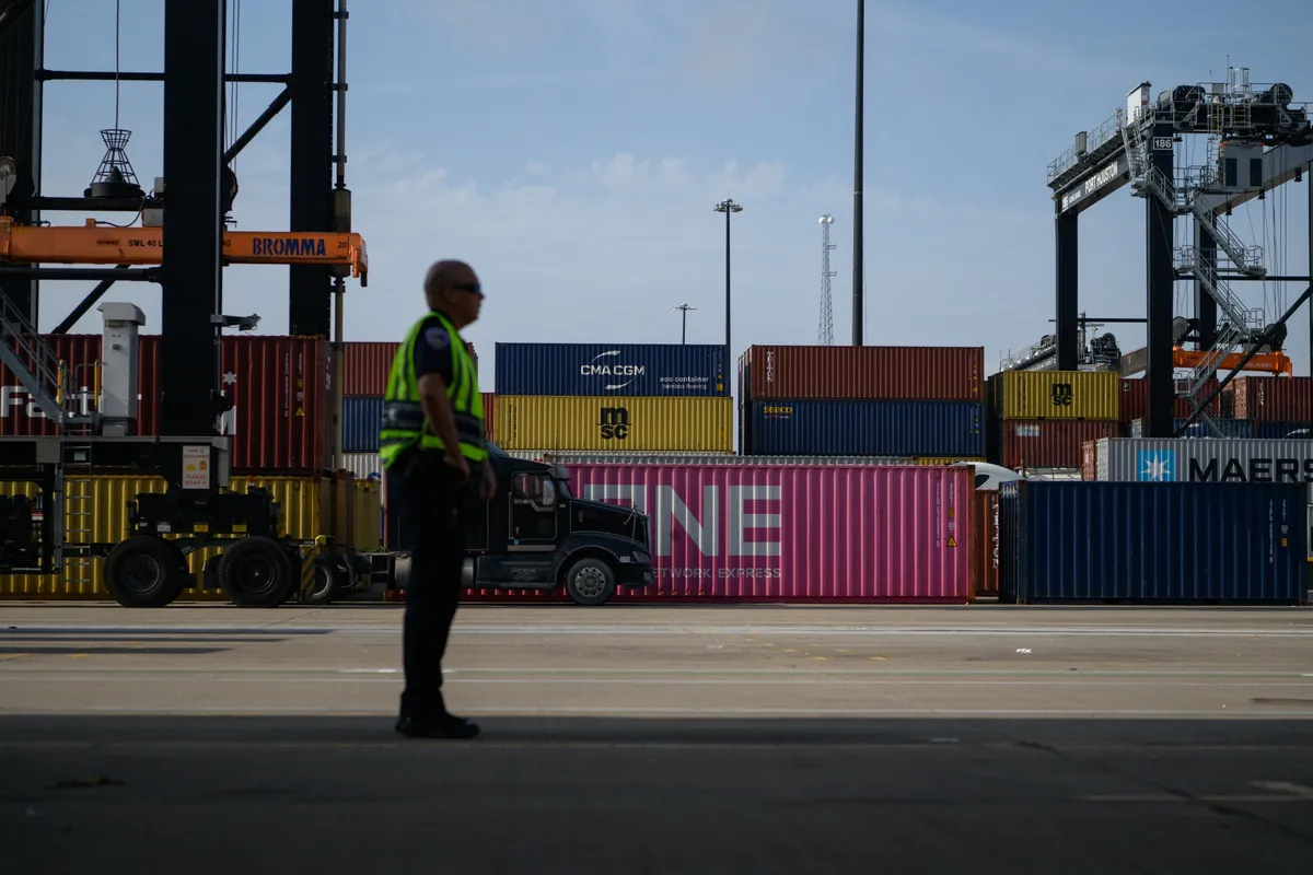 US Treasury Yields Decline as OECD Lowers Growth Forecast Amid Tariff Uncertainty