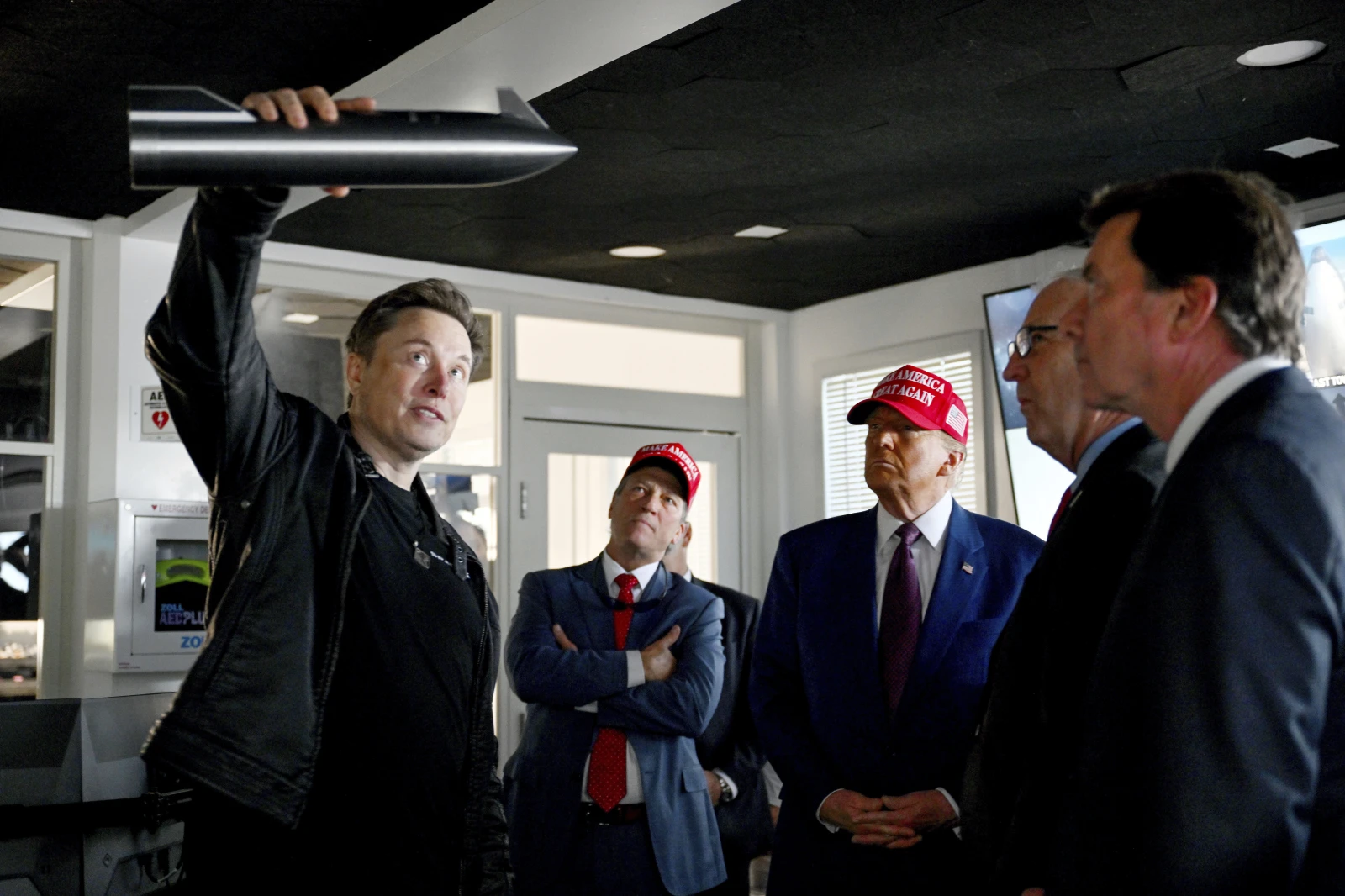 Elon Musk Reverses Course on Threat to Retire SpaceX’s Dragon Spacecraft