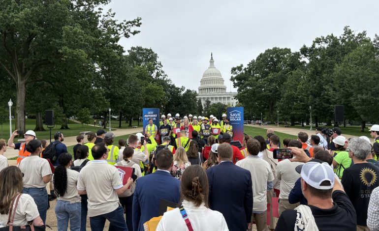 Energy Tax Credit Rollbacks Spark Intense Lobbying Battle in Congress