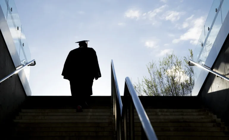 Challenging Job Market for 2025 Graduates Raises Concerns Amid Broader Economic Resilience