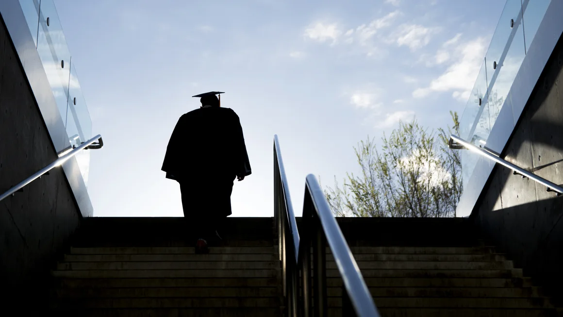 Challenging Job Market for 2025 Graduates Raises Concerns Amid Broader Economic Resilience