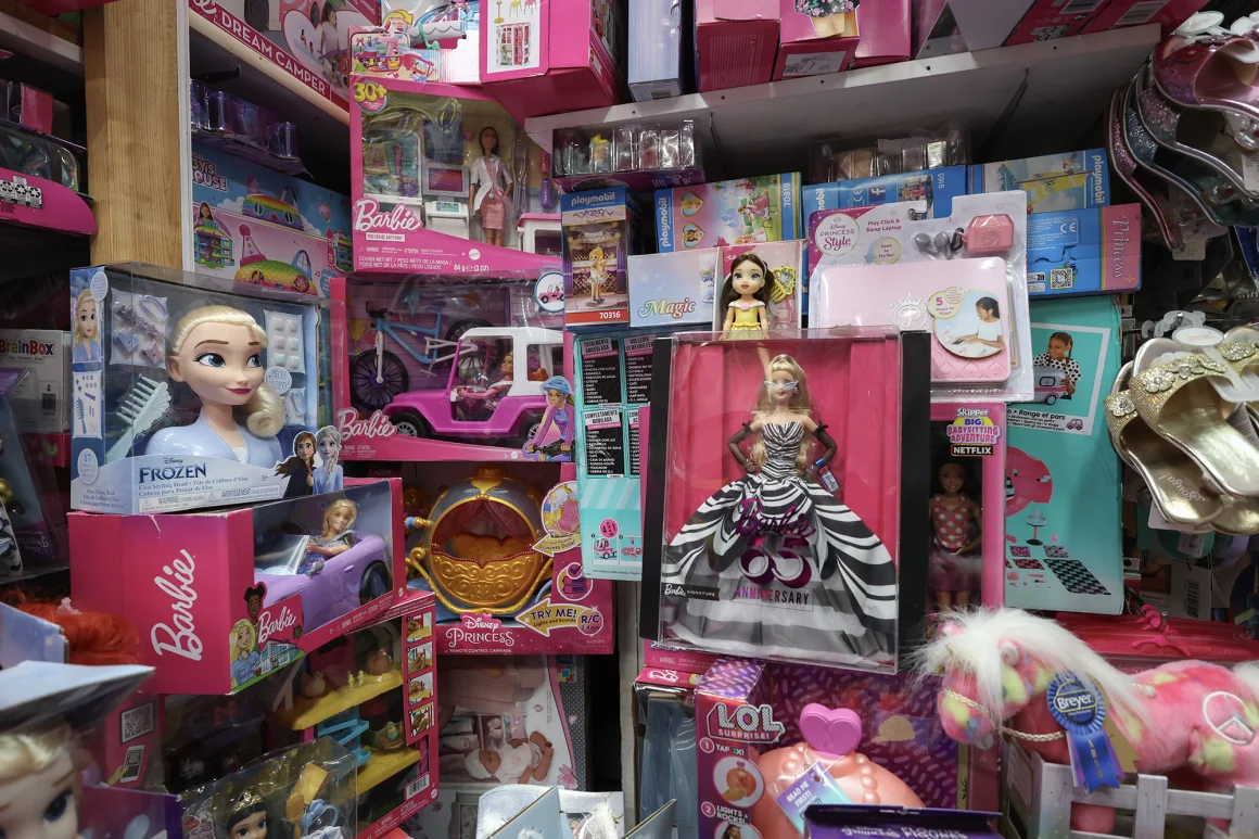 Trump Threatens Tariffs on Apple and Mattel Amid Policy Disputes
