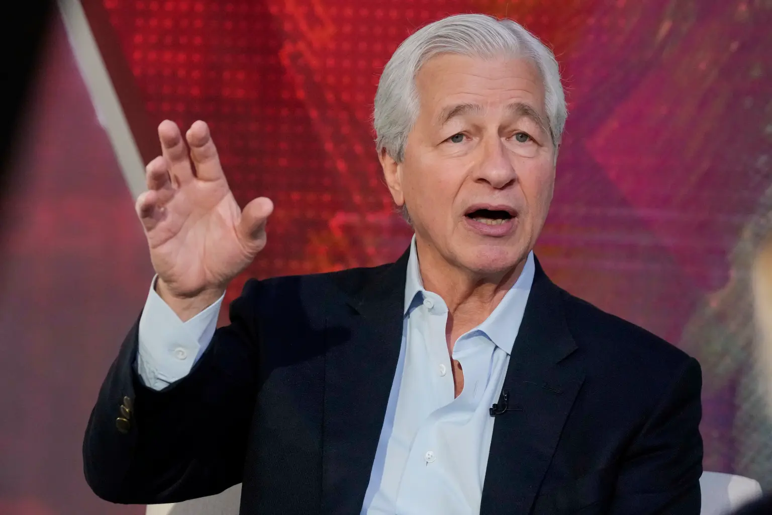 JPMorgan Warns New Hires Against Early Departures Amid Intensifying Wall Street Talent War