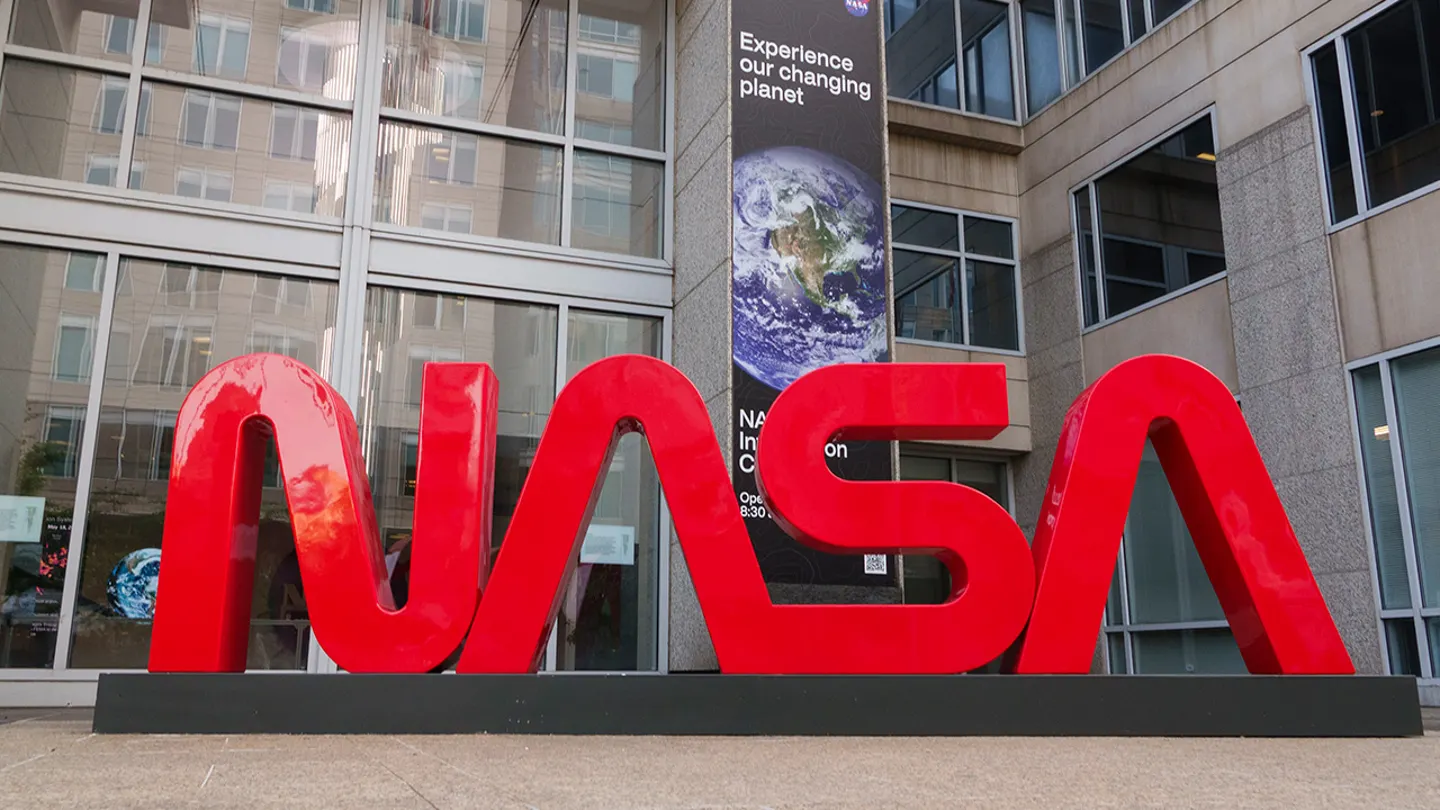 Former NASA Investigator Dismisses Alien Visitations, Calls for Science Over Speculation