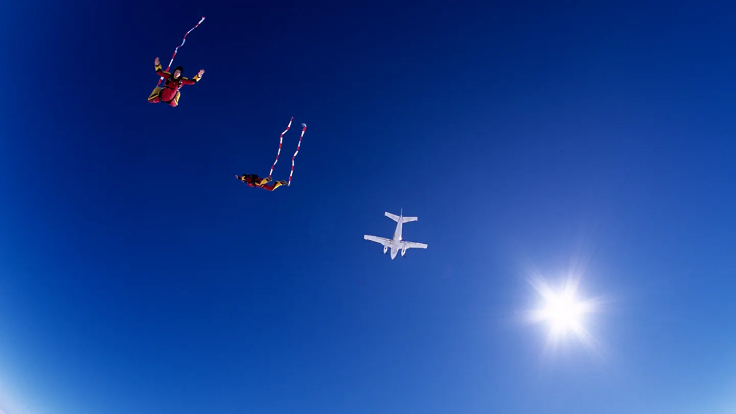 Experienced Skydiver Dies After Midair Parachute Collision in Georgia