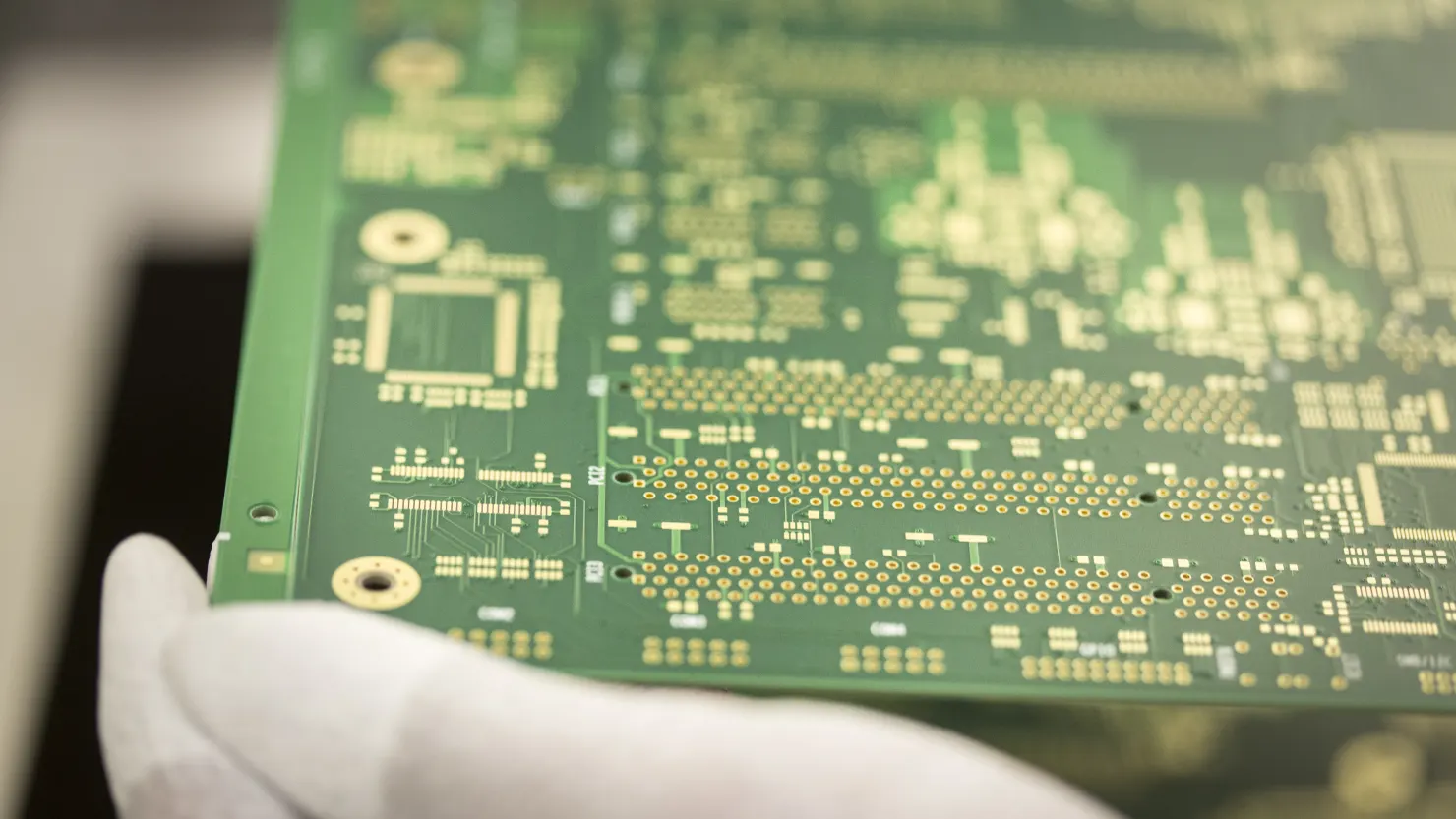 US Eases Chip Design Software Restrictions on China Amid Trade Easing Signals