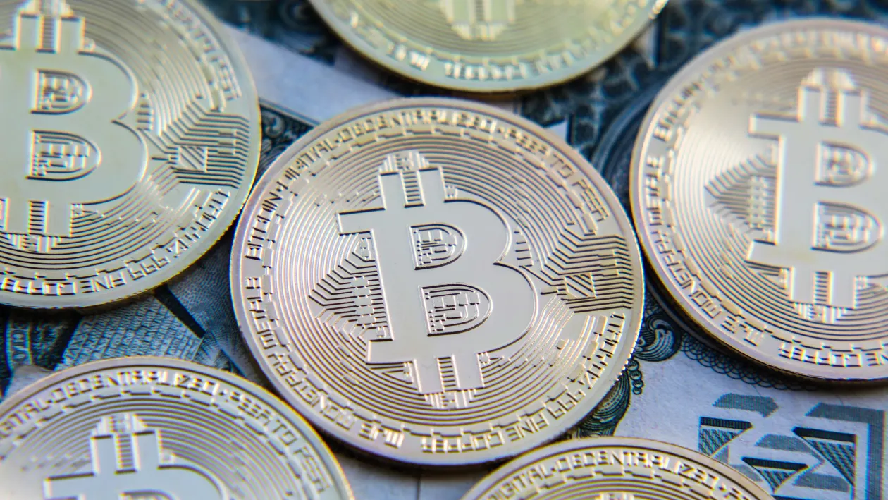 Bitcoin Reaches Record $122,600 Amid ETF Momentum and US Crypto Legislation Push