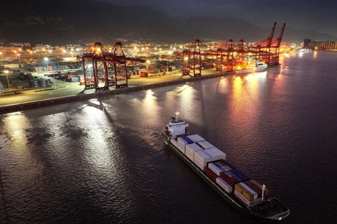Rising Consumer Costs: Economists Warn of Long-Term Effects from Tariff Policies
