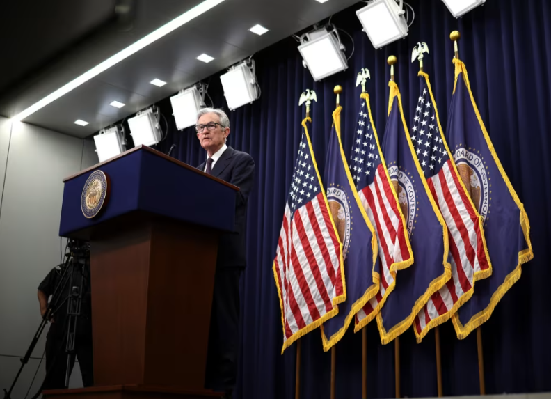 Trump Intensifies Pressure on Fed Chair Powell Over Interest Rate Policy and Renovation Spending