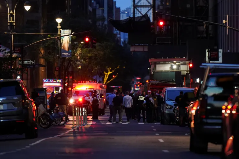 Gunman Opens Fire in Midtown Manhattan, Killing Five, Including NYPD Officer