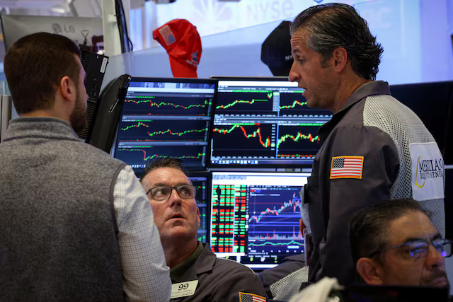 Wall Street Stays Cautious Ahead of Fed Call as Earnings Shake Up Big Names