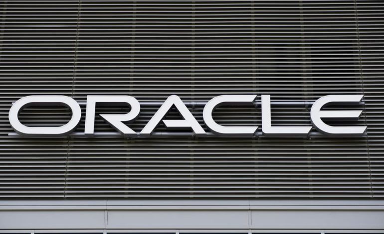 Oracle Shares Dip After Rally: Government Discount Deal and TikTok Investment in Focus