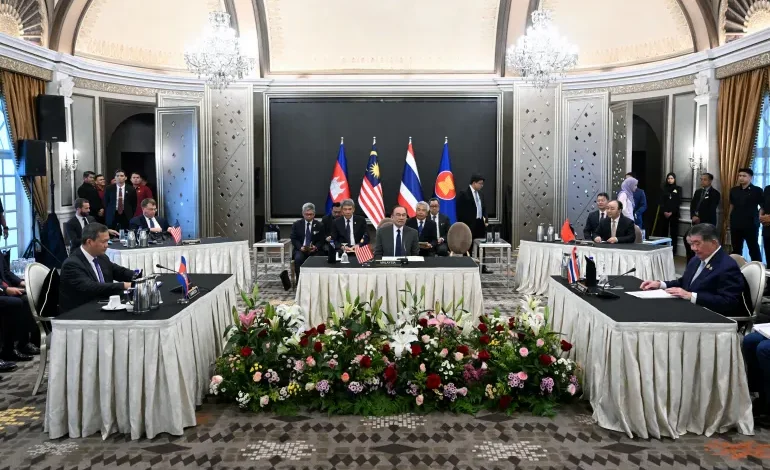 Thailand, Cambodia Hold Ceasefire Talks in Malaysia as Border Clashes Rage On
