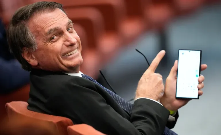 Trump Imposes 50% Tariff on Brazilian Imports Over Bolsonaro Trial