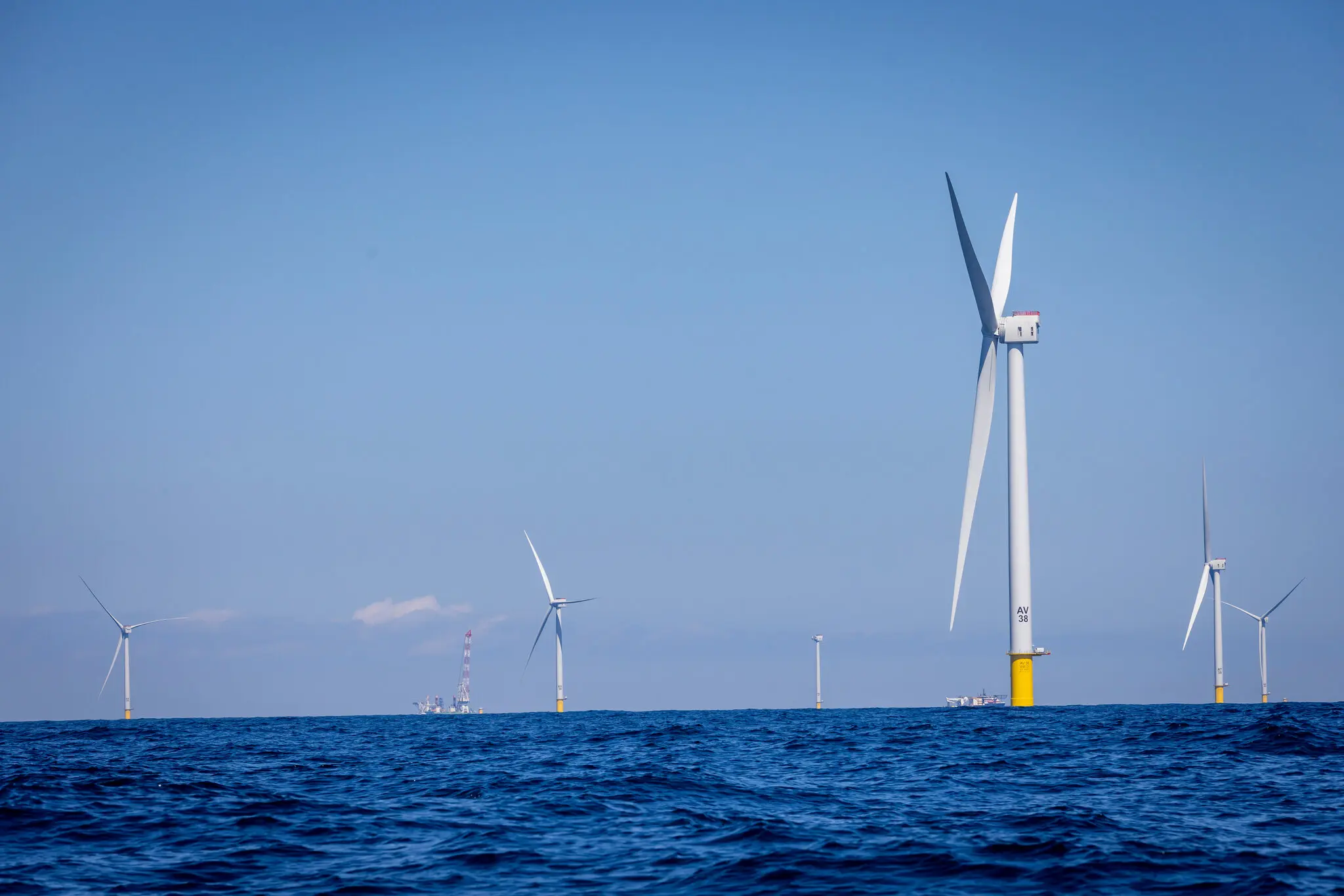 Senate Drops Wind and Solar Tax, Keeps Tougher Clean Energy Credit Phaseout