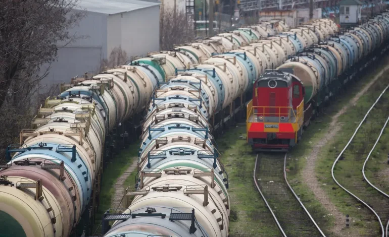 Oil Prices Reach Three-Week High Amid Supply Concerns and Rising Chinese Imports