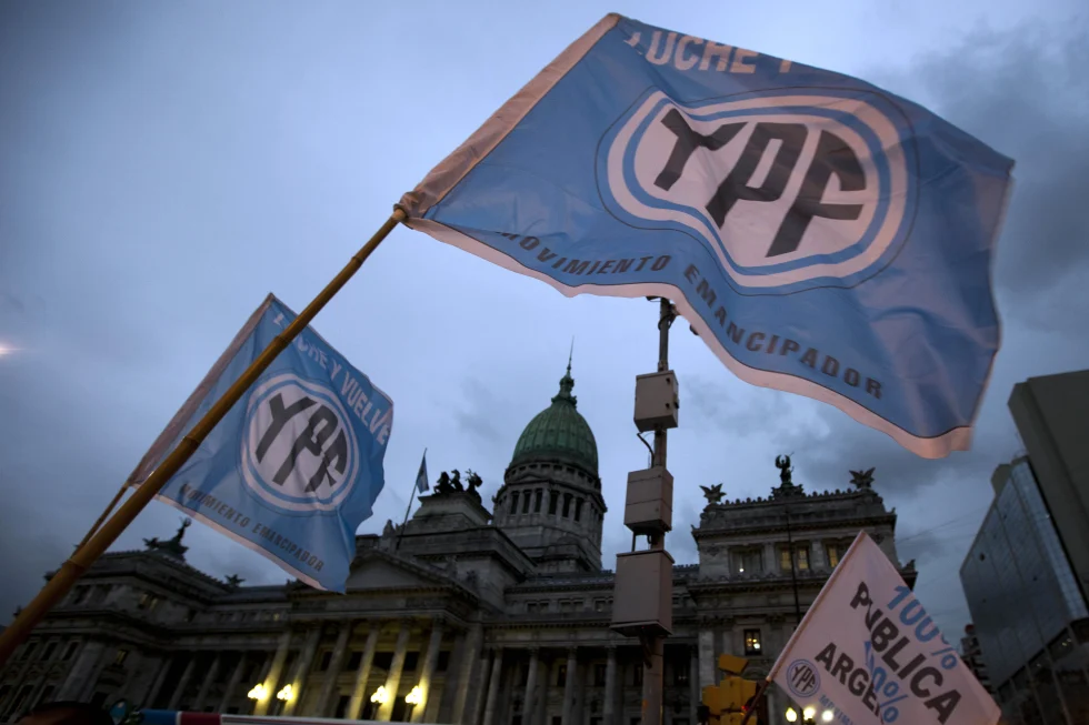 US Judge Orders Argentina to Surrender Control of YPF Amid $16 Billion Legal Dispute