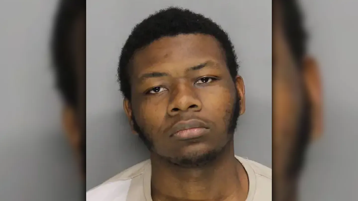 Georgia Police Break Car Window After Finding Children Sweltering Inside