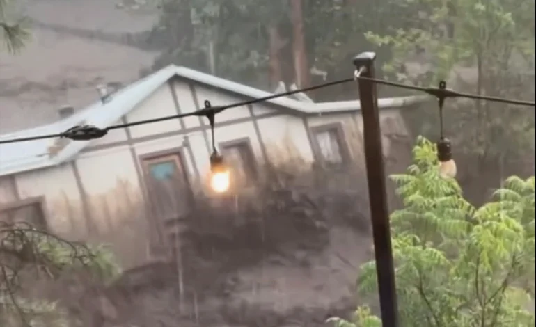 Flash Floods Sweep New Mexico Mountain Town, Prompt Rescue Operations