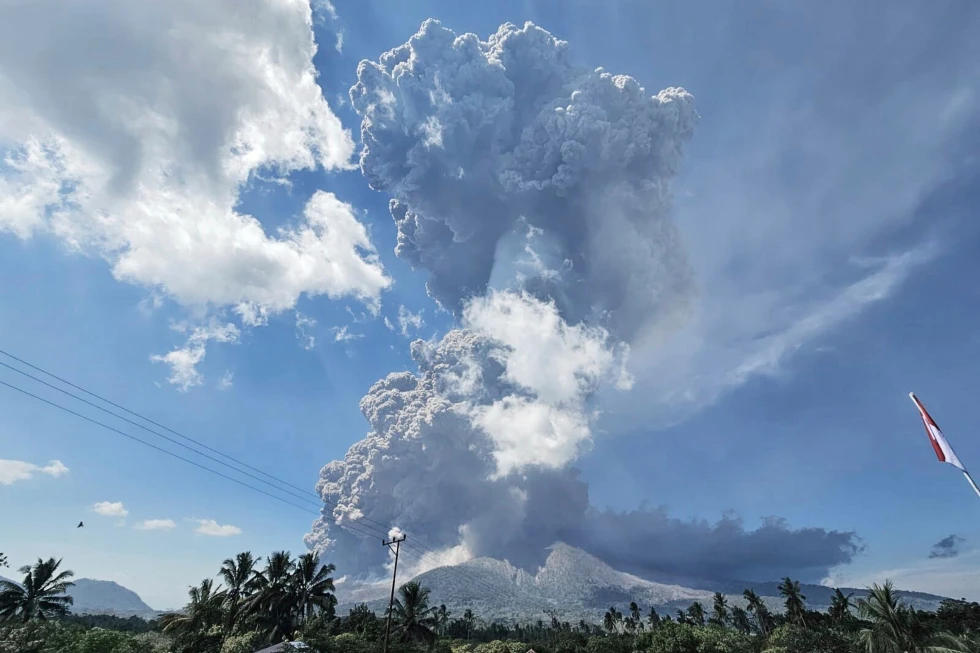 Mount Lewotobi Laki‑Laki Volcano Erupts on Indonesian Island