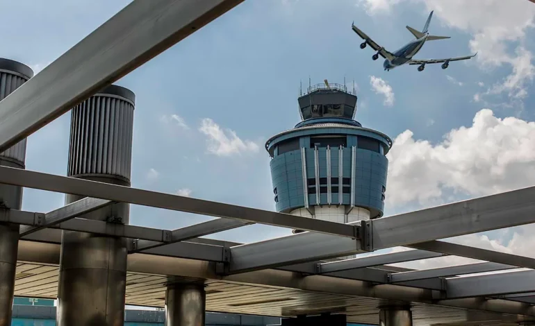 East Coast Flyers Face Travel Nightmare as Weather Sparks Delays Ahead of Holiday Weekend